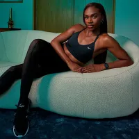 Nike Indy женская Light-Support Padded V-Neck Sports Bra цвет черный