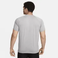 Nike чоловічі Heatheколір червоний Short-Sleeve Hydroguard Swim Shirt колір сірий