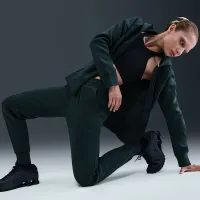 Nike Sportswear Tech Fleece жіноча Mid-Rise Joggers колір зелений