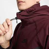 Nike Tech мужские Woven Куртка цвет красный