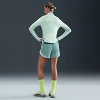 Nike Tempo женская Dri-FIT Mid-Rise Brief-Lined Running шорты цвет зеленый