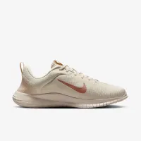 Nike Flex Experience Run 12 женская Road Running Кроссовки (Extra Wide) цвет коричневый