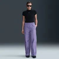 Nike Sportswear Everything Wovens женская Mid-Rise Open-Hem Pants цвет фиолетовый