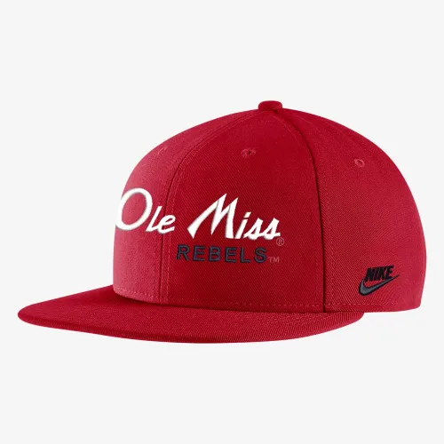 Ole Miss Nike College Cap цвет красный