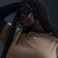 Nike Sportswear Essential жіноча футболка (великі розміри) колір коричневий