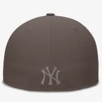 New York Yankees Statement True чоловічі Nike Dri-FIT MLB Fitted Hat колір коричневий
