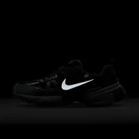 Nike V2K Run жіноча Кросівки колір чорний