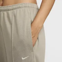 Nike Sportswear Chill Terry женская Mid-Rise French Terry Open-Hem Sweatpants цвет зеленый
