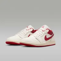 Nike Air Jordan 1 Low SE жіноча Кросівки колір білий