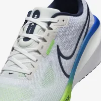 Nike Vomero 17 чоловічі Road Running Кросівки (Extra Wide) колір білий