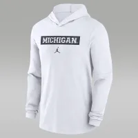 Michigan Wolverines Sideline чоловічі Nike Dri-FIT College Long-Sleeve Hooded Top колір білий