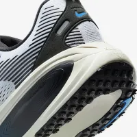 Nike Vomero 18 чоловічі Road Running Кросівки колір білий