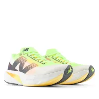 Кросівки New Balance FuelCell Rebel v4 WFCXLA4 - різнокольорова