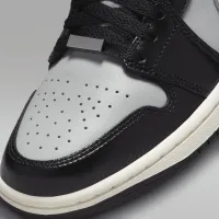 Nike Air Jordan 1 Mid SE жіноча Кросівки колір чорний