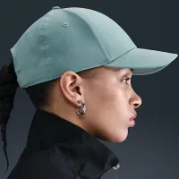 Nike Dri-FIT Club Structuколір червоний Metal Logo Cap колір зелений