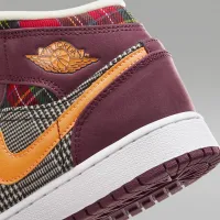 Nike Air Jordan 1 Mid SE Big дитячі Кросівки колір червоний