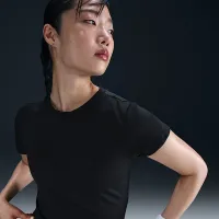 NikeCourt Advantage жіноча Dri-FIT Short-Sleeve Tennis Top колір чорний