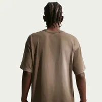 Nike Sportswear Premium Essentials футболка колір коричневий