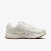 Nike Zoom Vomero 5 жіноча Кросівки колір білий
