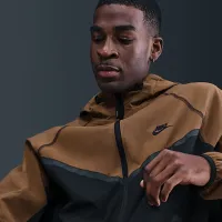 Nike Tech чоловічі Woven Куртка колір чорний