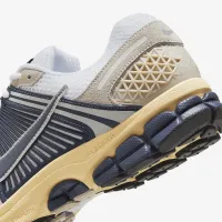 Nike Zoom Vomero 5 чоловічі Кросівки колір білий