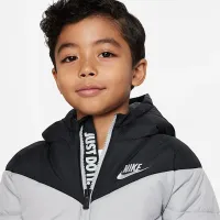 Nike Little детские Hooded Chevron Puffer Куртка цвет черный