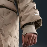 Nike Sportswear Swoosh Series женская Therma-FIT оверсайз Down Trench Coat цвет коричневый