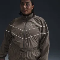 Nike Windrunner женская Loose UV Woven Full-Zip Куртка (большие размеры) цвет коричневый