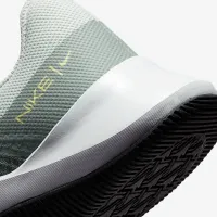 Nike MC Trainer 2 Women’s для тренування Кросівки колір сірий