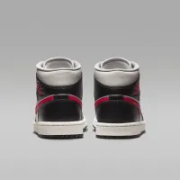 Nike Air Jordan 1 Mid жіноча Кросівки колір чорний
