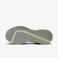 Nike Interact Run женская Road Running Кроссовки цвет зеленый