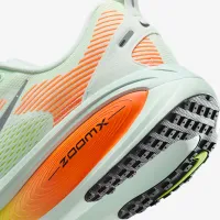 Nike Vomero 18 чоловічі Road Running Кросівки колір зелений