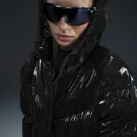 Nike Sportswear Windpuffer женская Therma-FIT Loose Hooded Shine Parka цвет черный