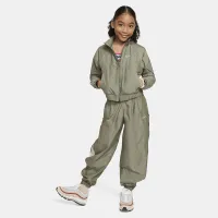 Nike Sportswear Windrunner Big детские (Girls') Loose Куртка цвет зеленый