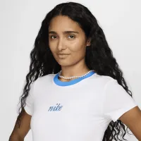 Nike Sportswear Chill Knit жіноча Slim Cropped Tee колір білий