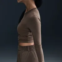 Nike Sportswear Chill Knit жіноча Slim Cropped футболка колір коричневий