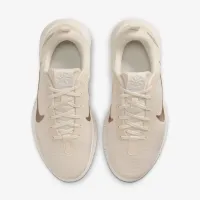 Nike Flex Experience Run 12 жіноча Road Running Кросівки (Extra Wide) колір коричневий