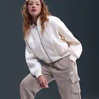 Nike Sportswear Club Fleece жіноча Mid-Rise оверсайз Cargo Sweatpants колір коричневий