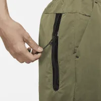 Nike Sportswear Tech Essentials чоловічі lined Commuter Pants колір зелений