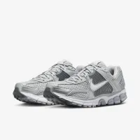 Nike Zoom Vomero 5 чоловічі Кросівки колір сірий