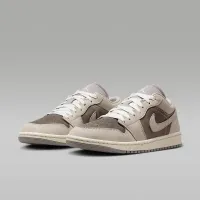 Nike Air Jordan 1 Low SE женская Кроссовки цвет серый