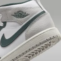 Nike Jordan 1 Mid SE Little дитячі Кросівки колір білий