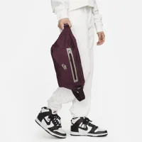 Nike Elemental Premium Fanny Pack (8L) колір червоний