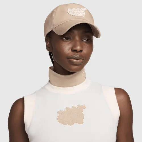 Nike Naomi Osaka Dri-FIT Club Unstructuколір червоний Cap колір коричневий