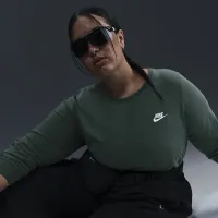 Nike Sportswear Club жіноча Long-Sleeve футболка (великі розміри) колір зелений