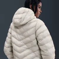 Nike Sportswear Windpuffer женская Therma-FIT Hooded Puffer цвет серый