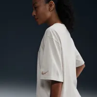 Nike Sportswear женская футболка цвет коричневый