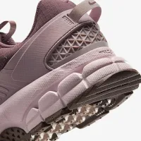 Nike Zoom Vomero Roam жіноча Winterized Кросівки колір фіолетовий
