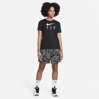 Nike Swoosh Fly женская Dri-FIT Graphic футболка цвет черный