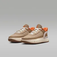 Nike Jordan DAY1 EO Big дитячі Кросівки колір коричневий